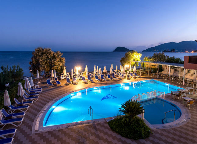 Mediterranean Beach Resort, Pool