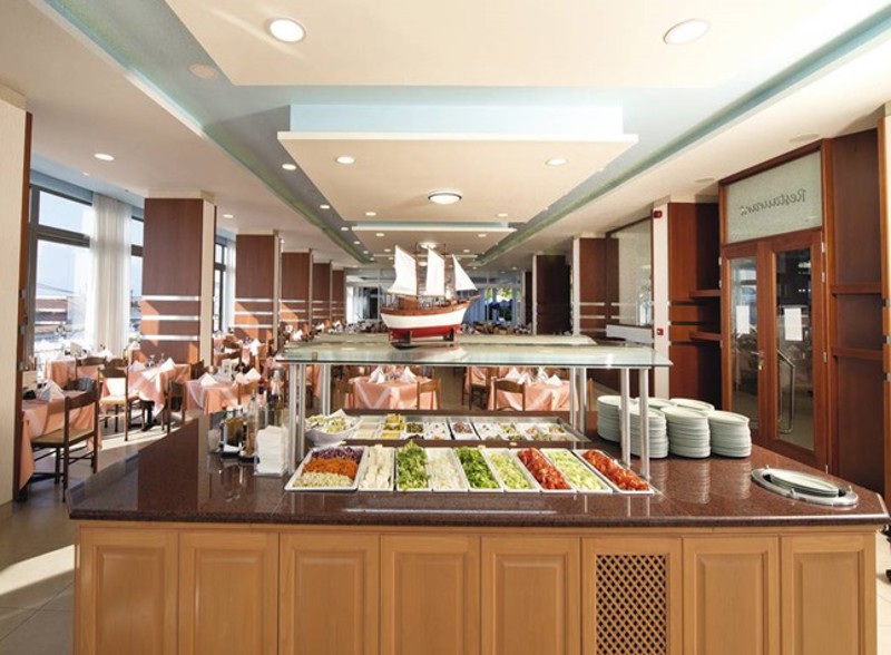 Belair Beach Hotel, Buffet area