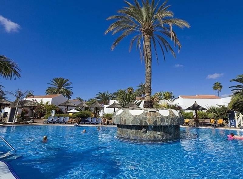 Sol Barbacan, Pool