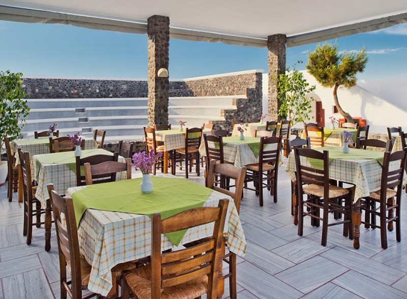 Makarios Oustside Restaurant.jpg