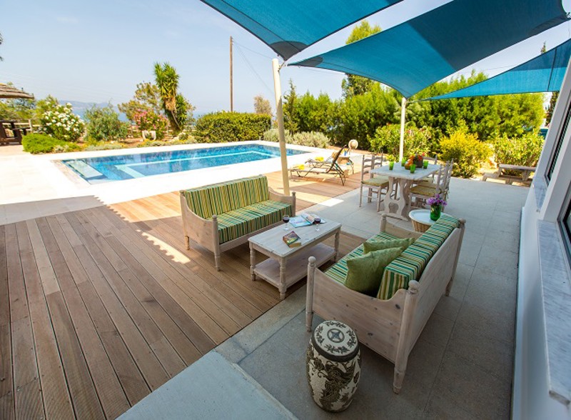 Sheltered Seating at Villa Med Coast Deluxe