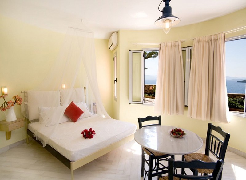 Red Tower bedroom 2.jpg