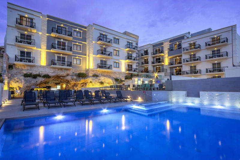 Pergola Hotel And Spa Pool3