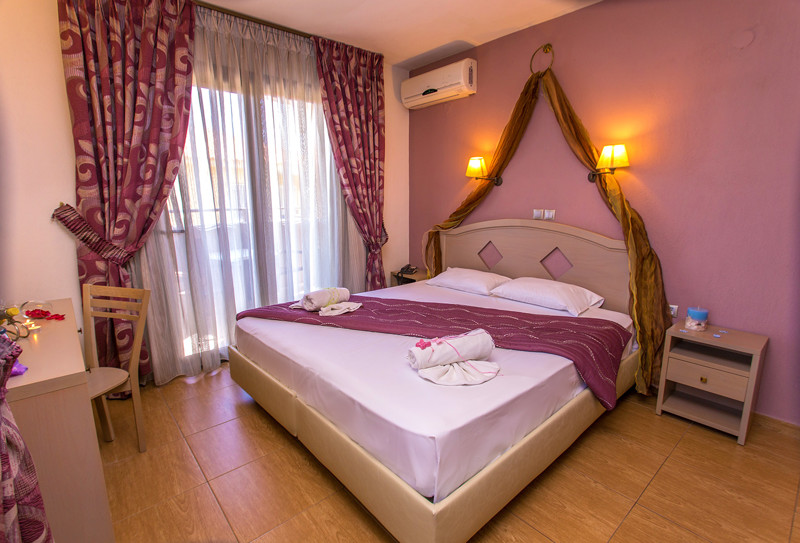 Thalassies Noveau Bedroom