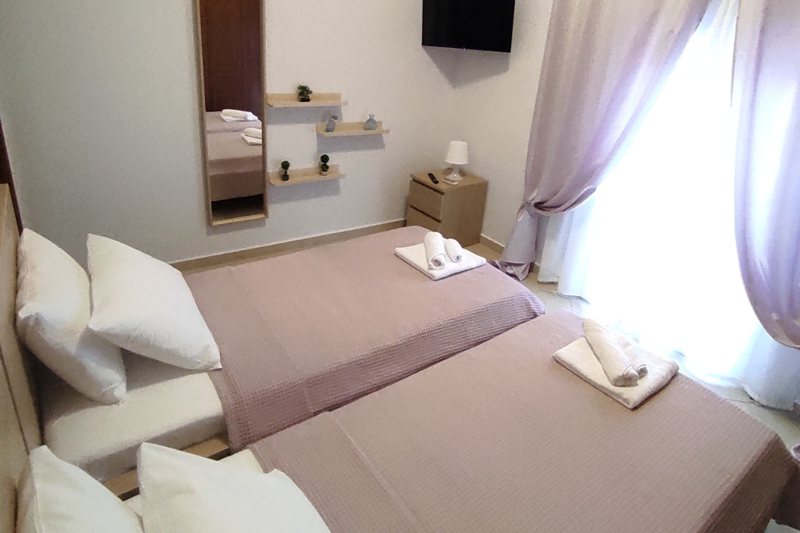 Twin bedroom at Anna House in Leros