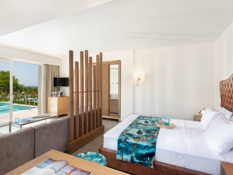 Junior Suite Bed at Alexandra Elegance