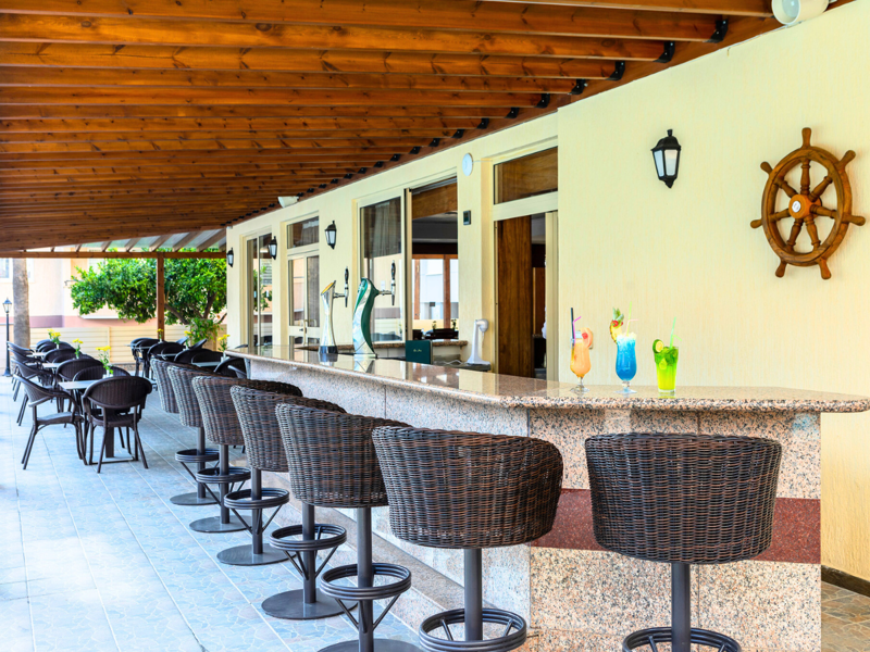 Pool Bar at Kapetanios Limassol Hotel
