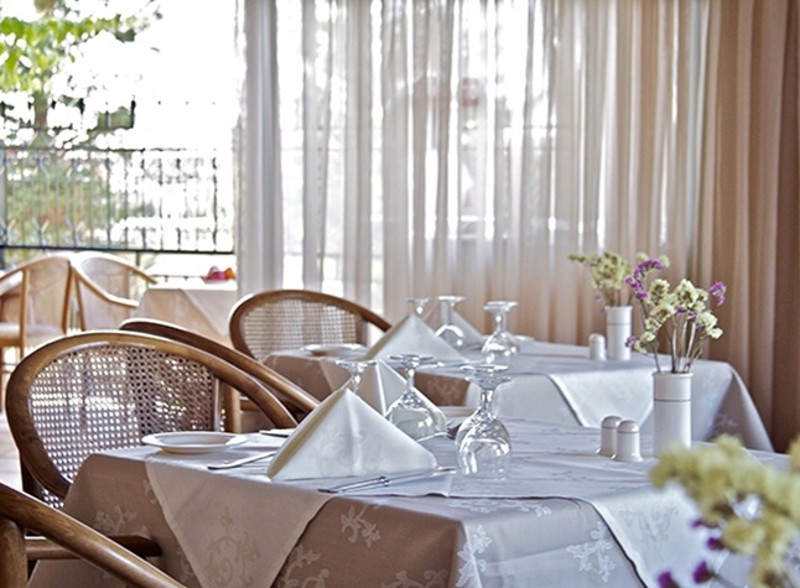 Dining at Solimar Ruby Hotel